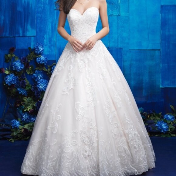 Wedding Gown - Picture 4 of 4